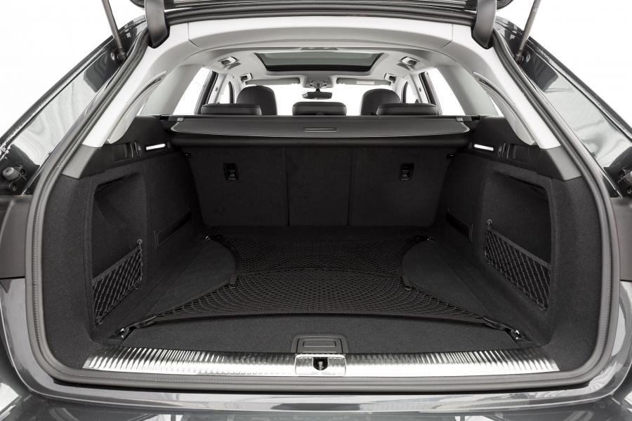 Багажник Audi A4 Avant 2.0 TFSI S-Line (B9) 2016 года  (LA) (фото 16 из 17)